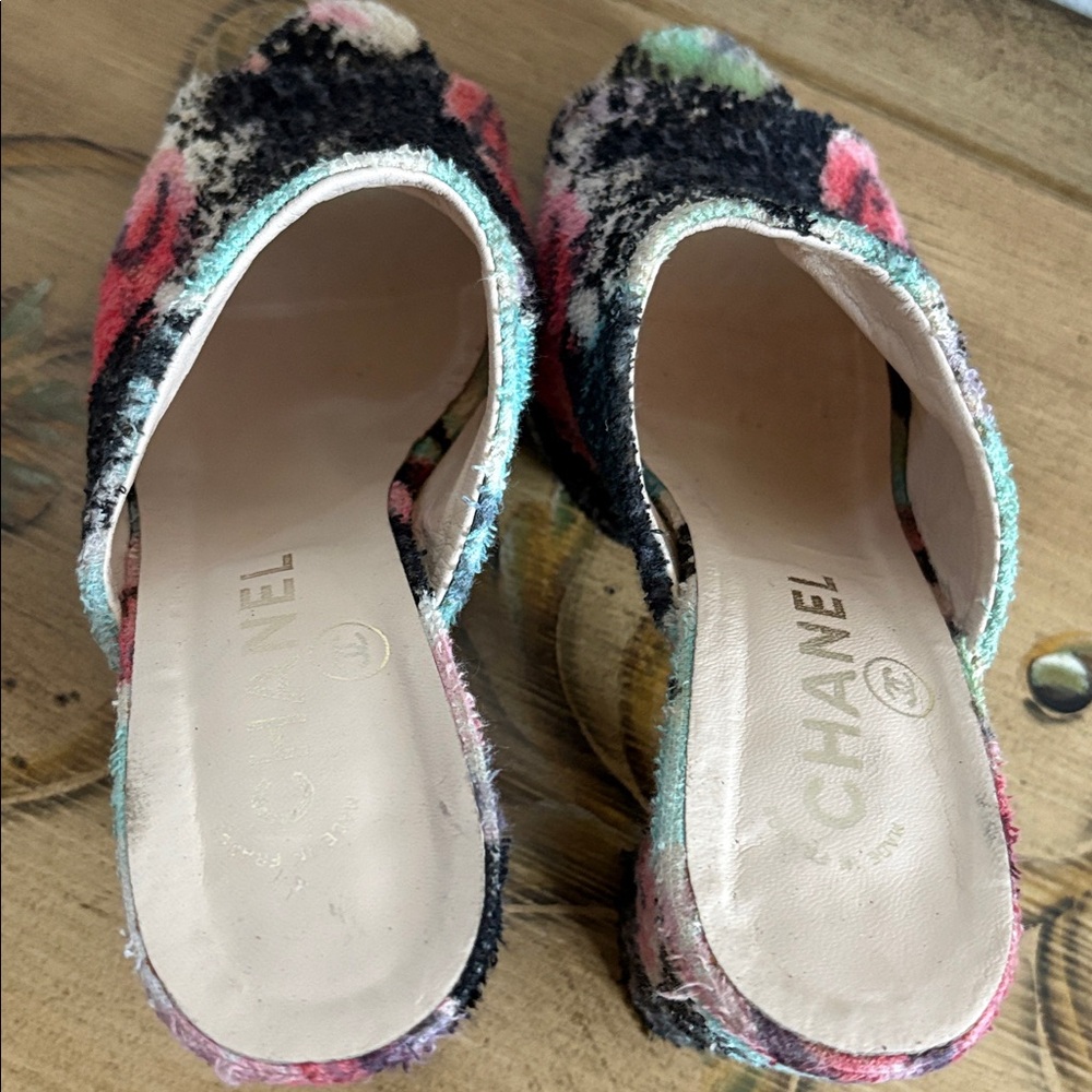 CHANEL Multicolor Floral Open-Toe Mules